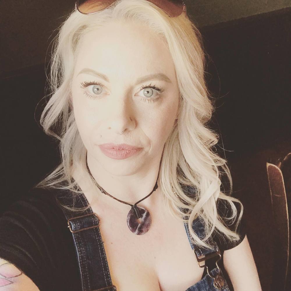 Meet your Posher, Angie